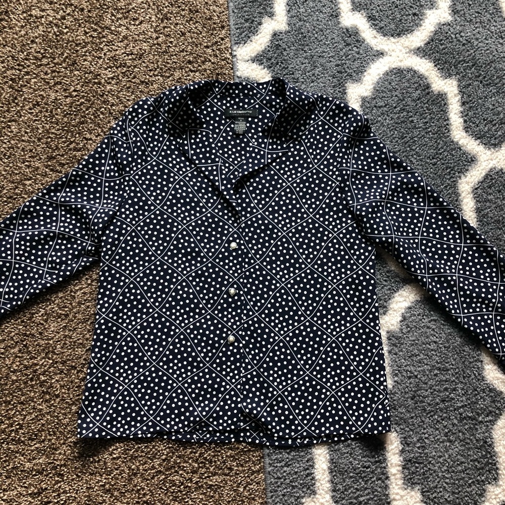 Long sleeve button down blouse💸💸